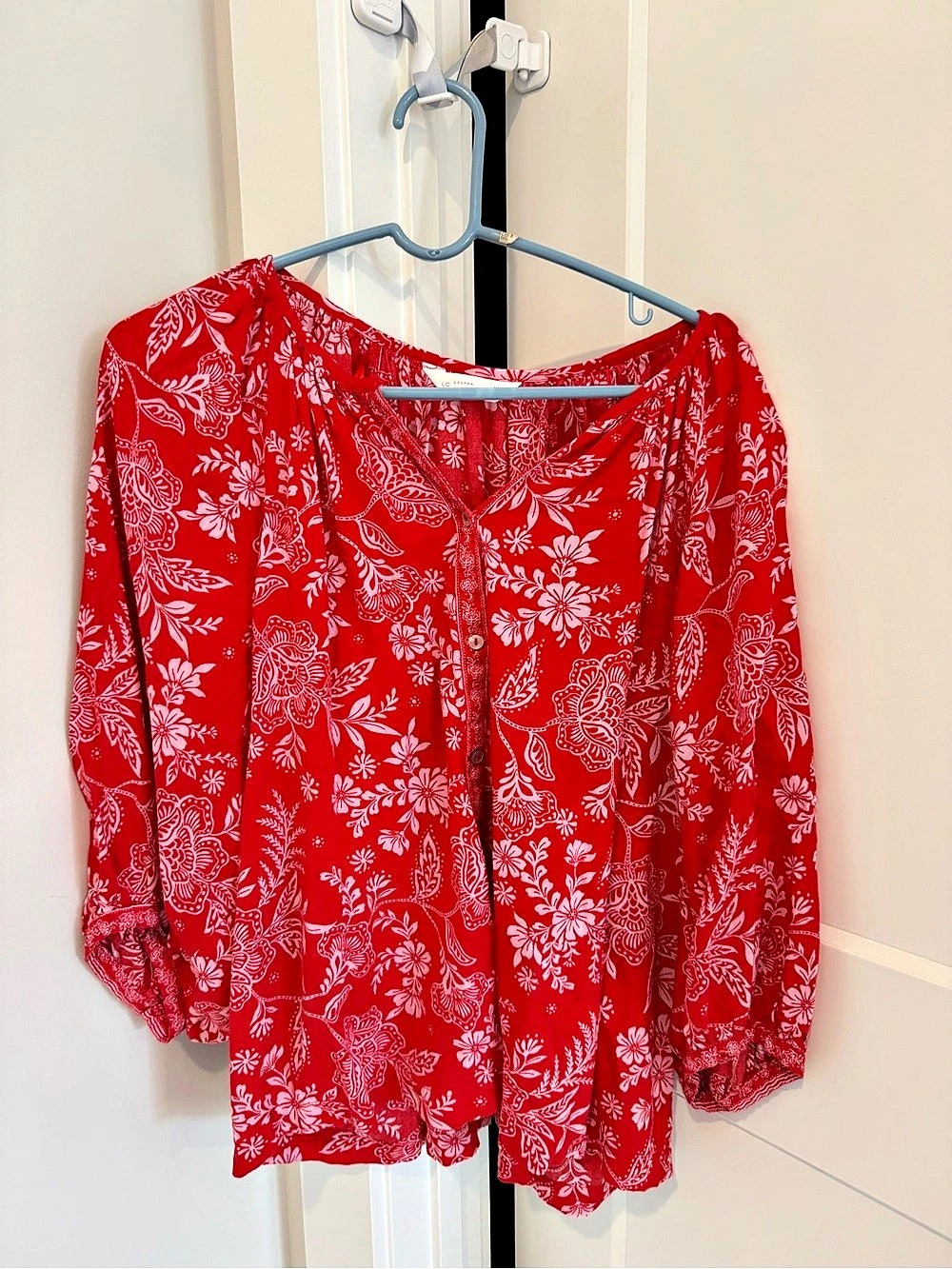 Lauren Conrad Floral Blouse in Red & White Size XL Like New